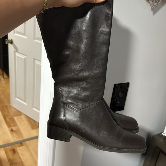 High boots - Picture 2 of 5